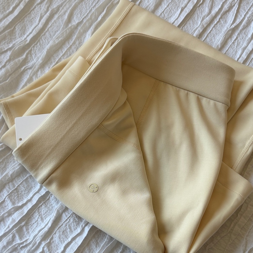 Lululemon Buttercream Softstreme HR Straight Leg Pant (regular) NWT - Picture 4 of 7